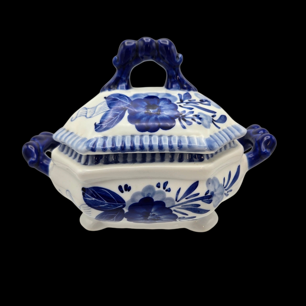 Vintage Miniature Covered Chinoiserie Tureen Candy Dish Trinket Box
